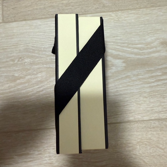 Jo Malone London Gift Box with Black Ribbon - Picture 2 of 3